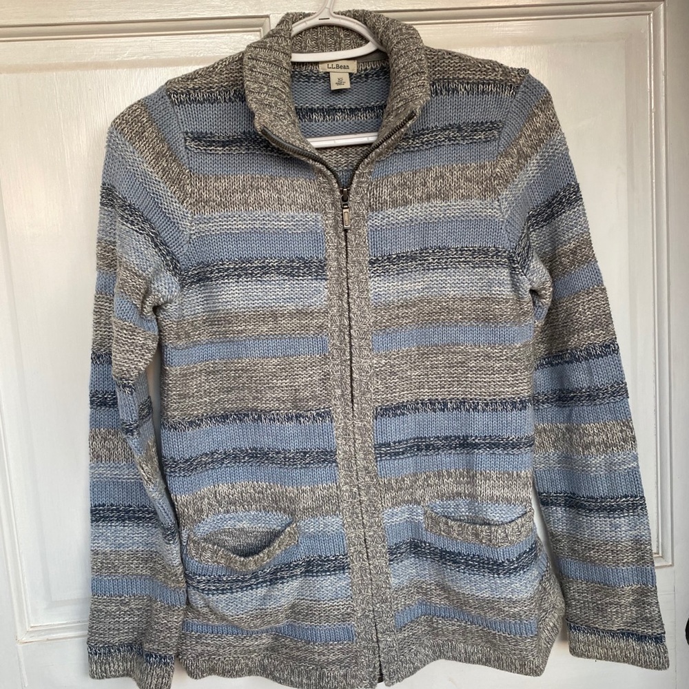 L.L.bean zip up sweater size: Xsmall